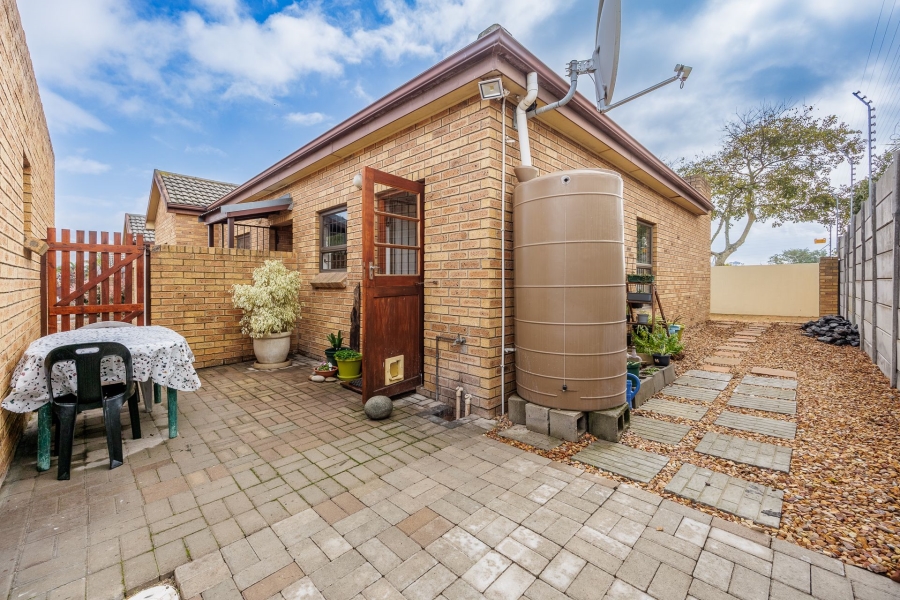 To Let 3 Bedroom Property for Rent in Sonstraal Heights Western Cape